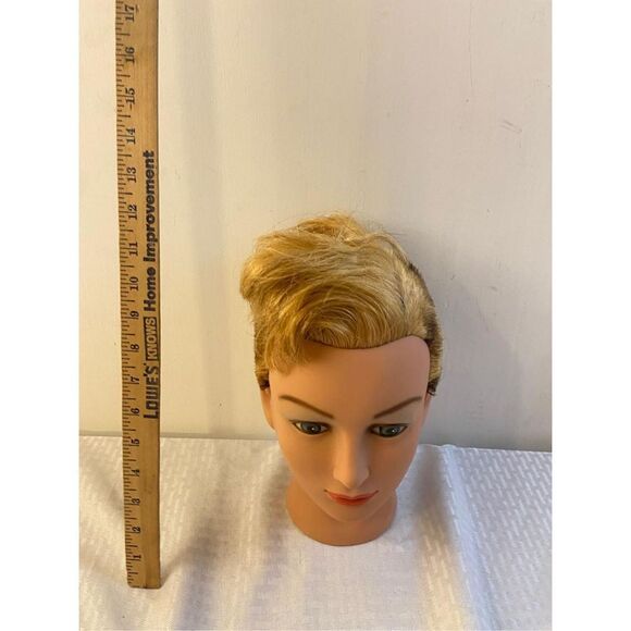 Miss Barbara mannequin head blond - Picture 3 of 7